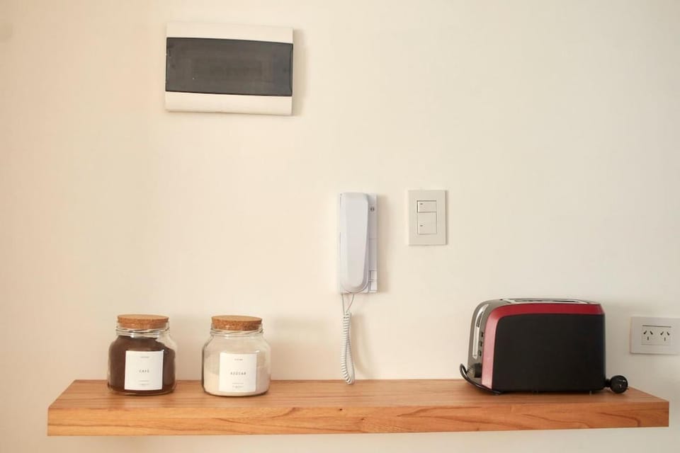 Coffee/tea facilities, toaster