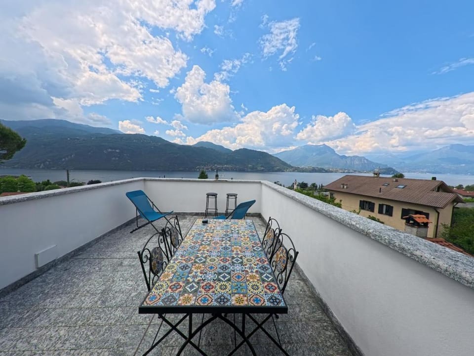 CASA PANORAMA- Lake view terrace Apartment in Lierna