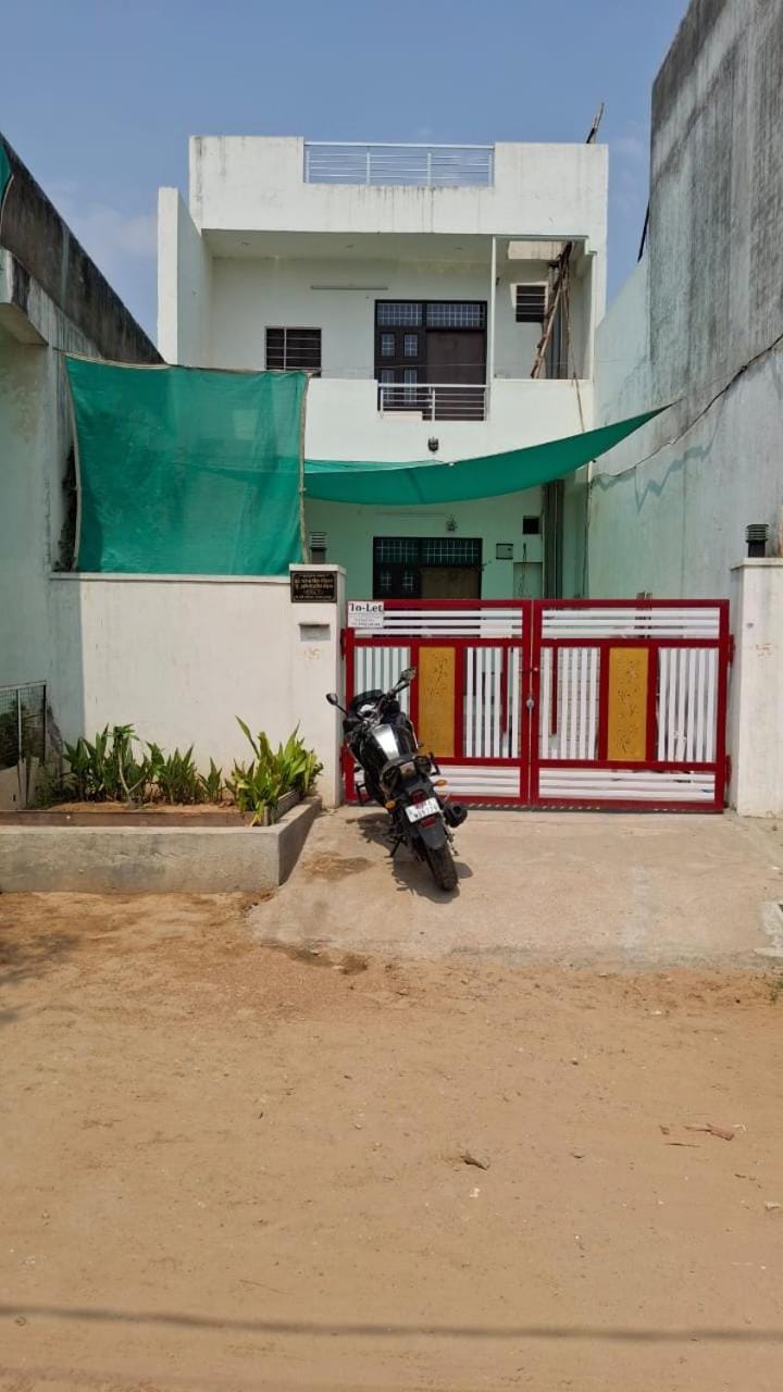 Guest House with 1 room with kitchen counter Bed and Breakfast in Jaipur