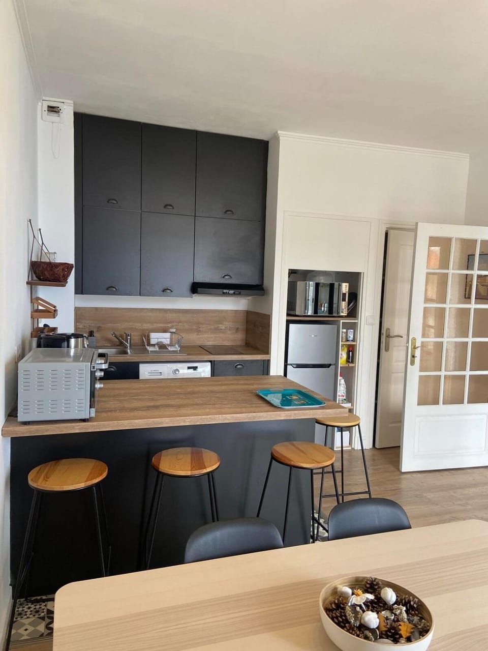 Kitchen or kitchenette, Dining area, oven, pet friendly, stove, toaster