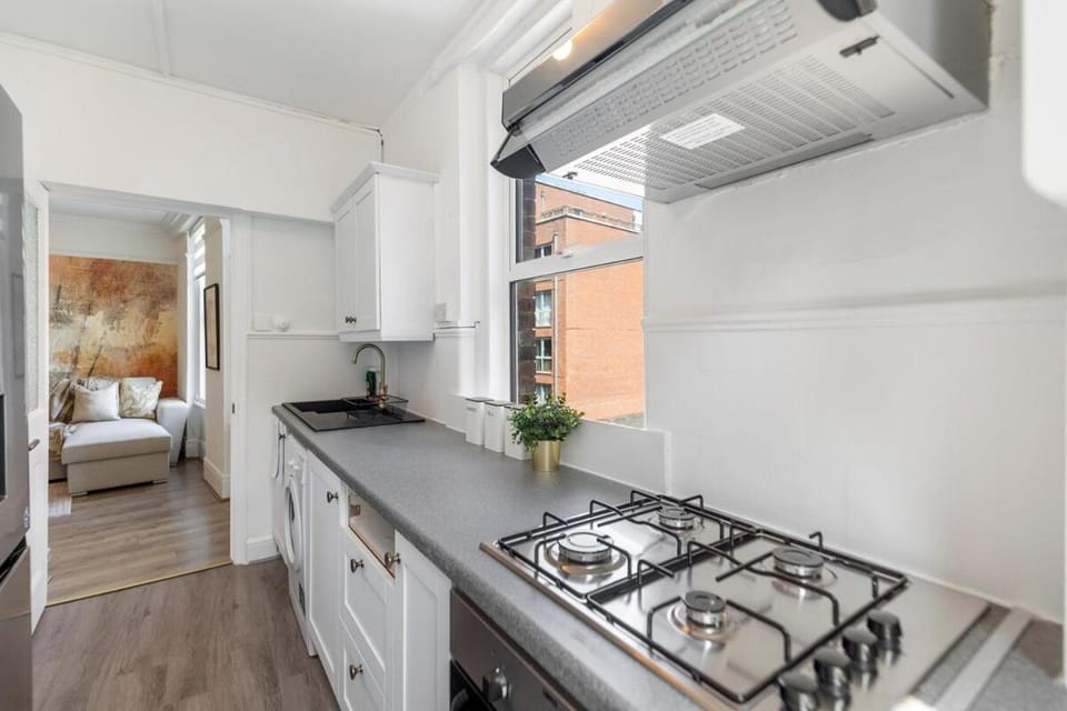 Trendy Central London Gem Next Victoria Station Apartment in City of Westminster