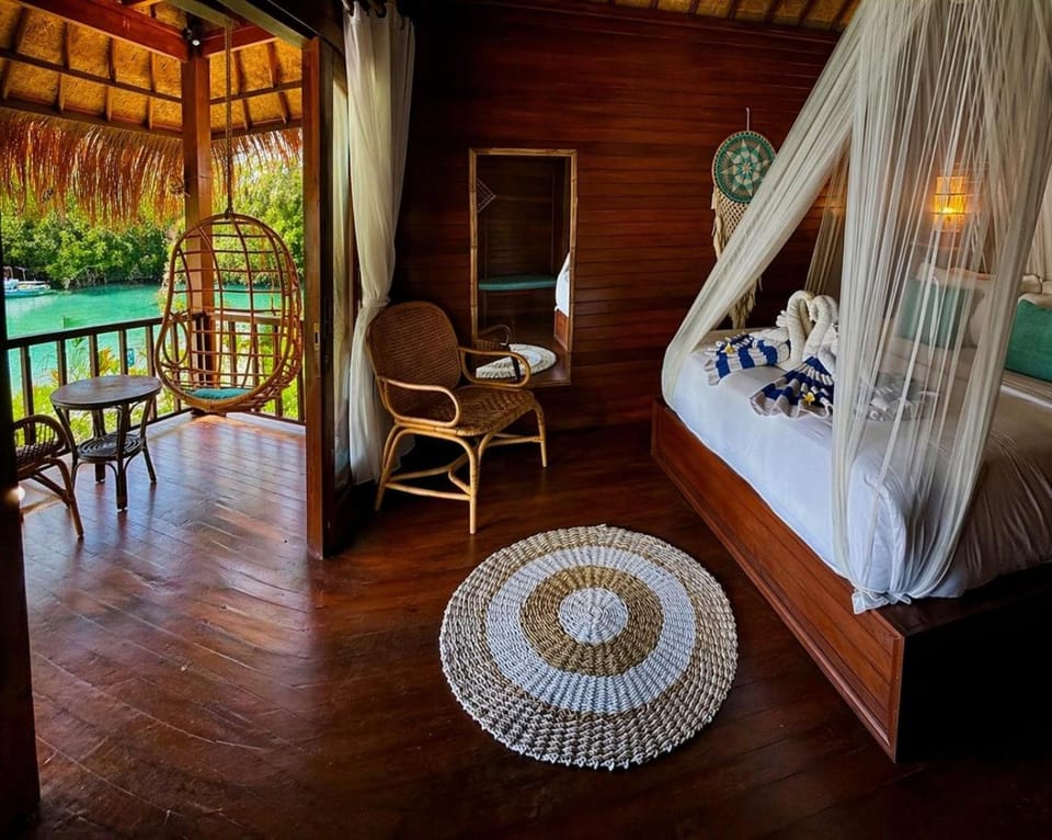 Bed, View (from property/room), Balcony/Terrace, Photo of the whole room, Seating area, Bedroom, Sea view, towels