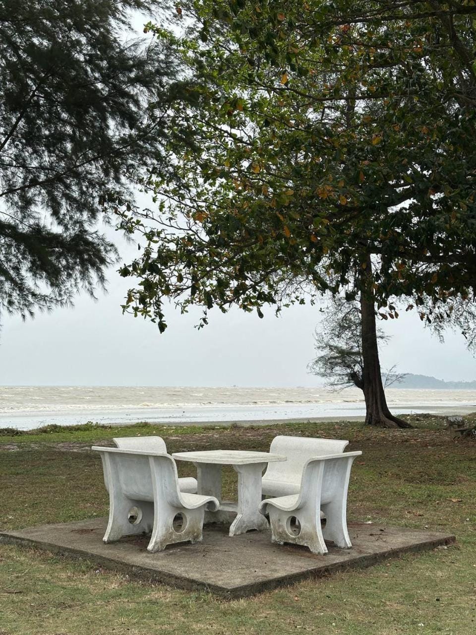 Day, Natural landscape, Dining area, Lake view