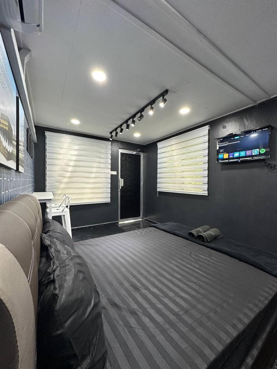 Communal lounge/ TV room, Bed, TV and multimedia, Photo of the whole room