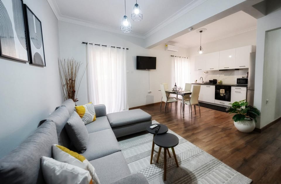 Kitchen or kitchenette, Living room, Dining area, stove