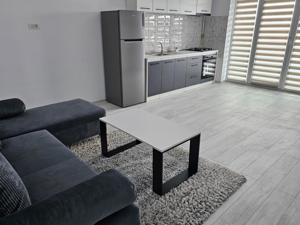 Kitchen or kitchenette, Living room, Seating area, Dining area, minibar, oven, stove