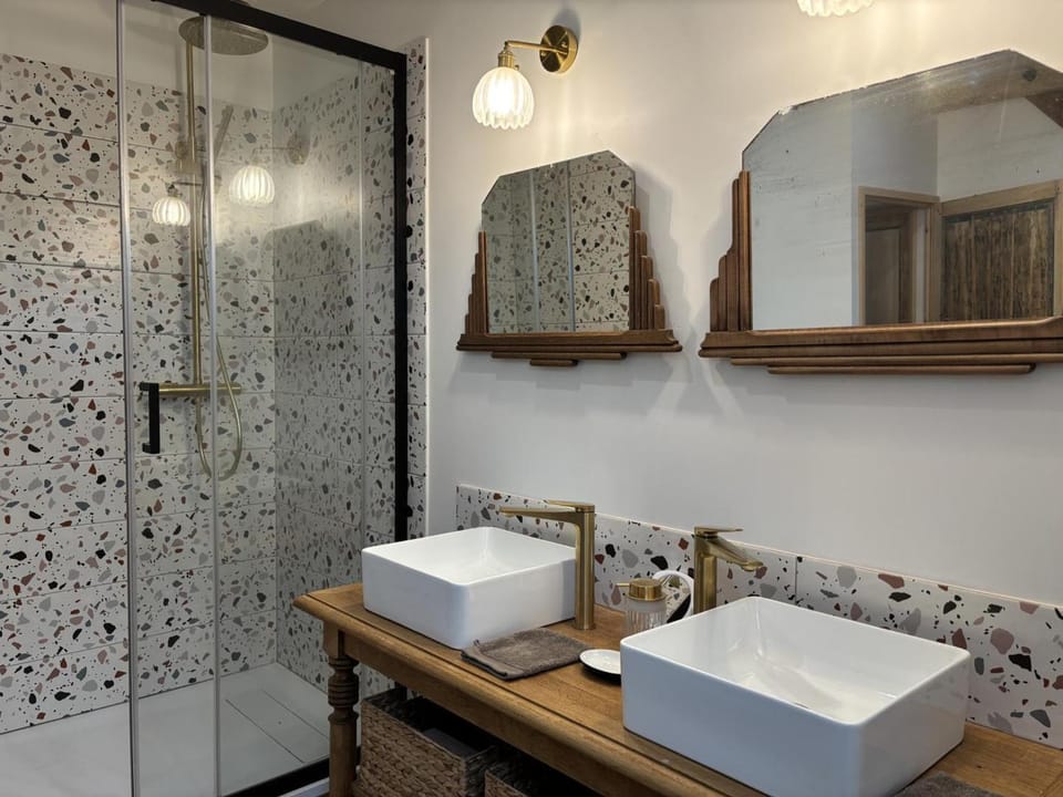 Gîte pour 5, nature et verdure, animaux bienvenus - FR-1-489-574 House in Auvergne-Rhône-Alpes
