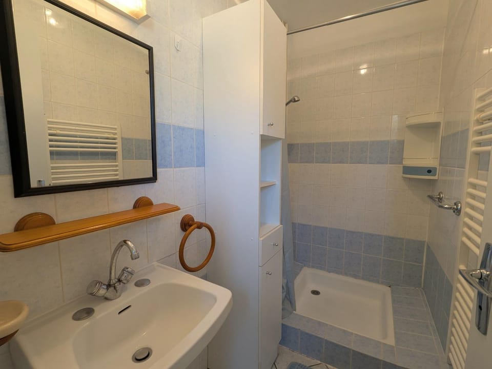 Gîte au bord de la Creuse avec parking privé à Ceaulmont - FR-1-591-736 House in Centre-Val de Loire