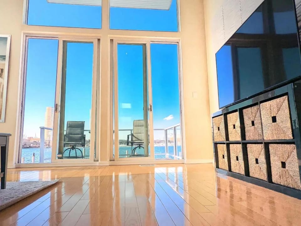 TV and multimedia, View (from property/room), Balcony/Terrace, Living room