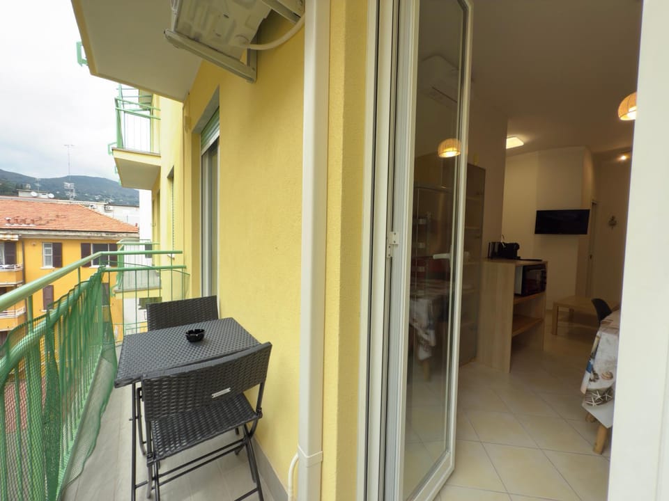TV and multimedia, Balcony/Terrace, Dining area