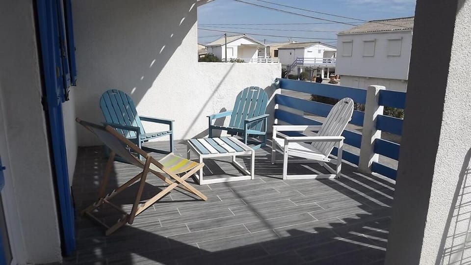 Chalet typique et confortable situé à 150m de la plage Chalet in Gruissan