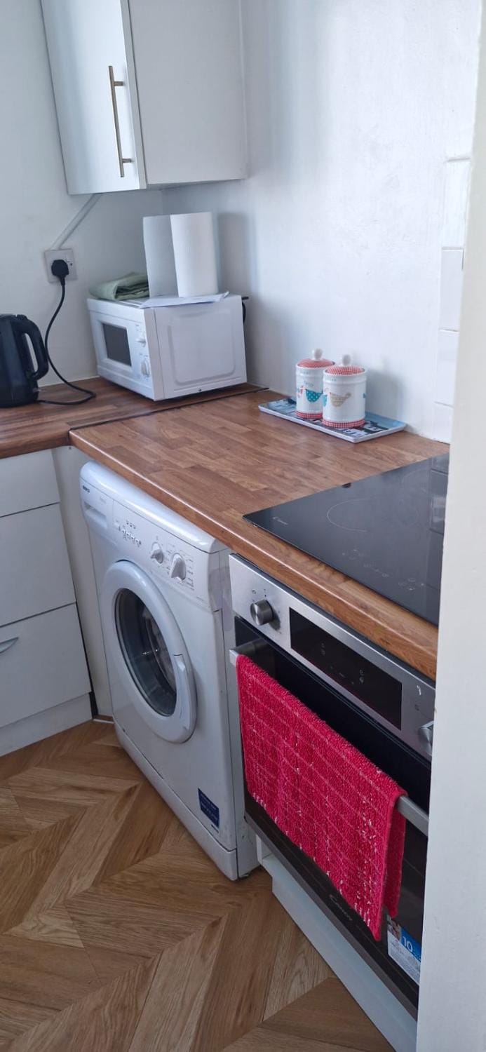 Langley One Bedroom Flat Apartment in Slough