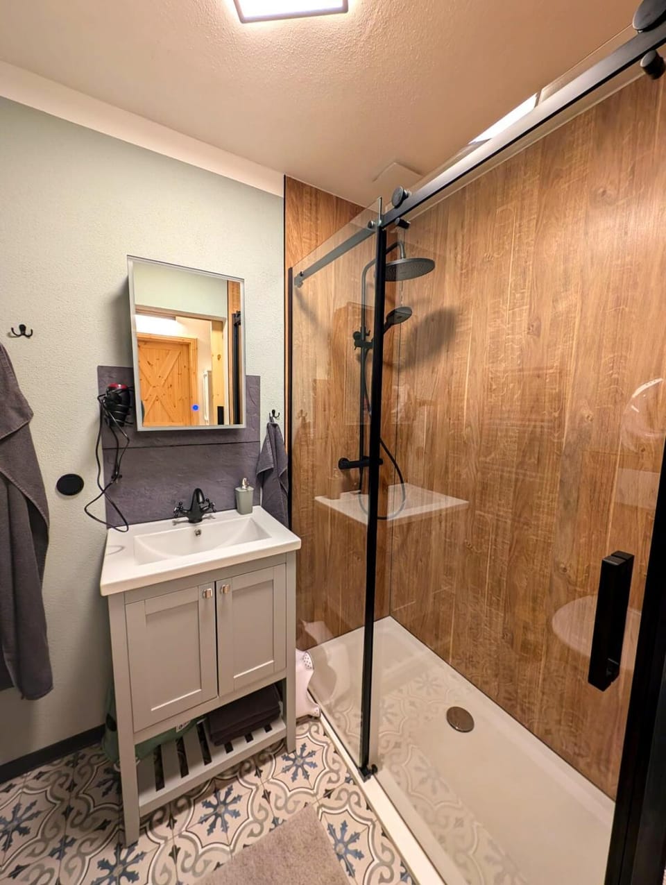 Shower, Bathroom