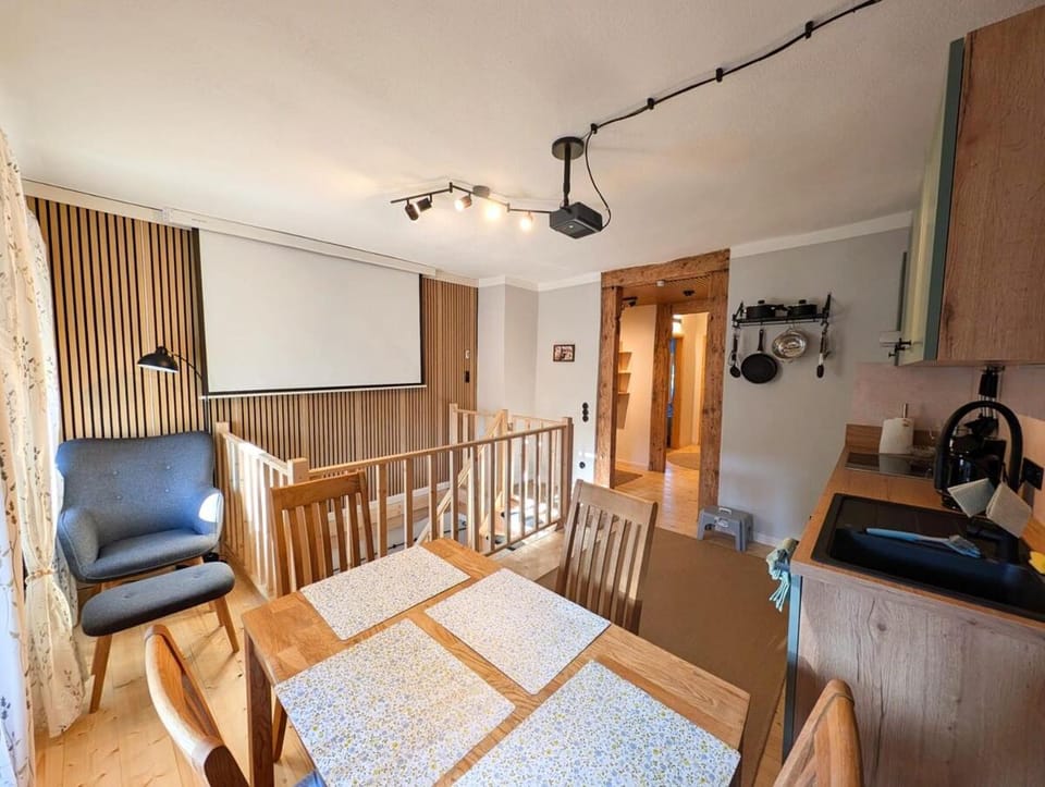 TV and multimedia, Kitchen or kitchenette, Photo of the whole room, Seating area, Dining area