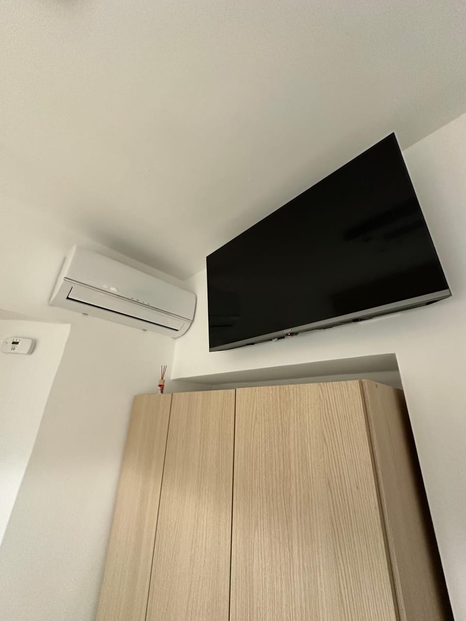 TV and multimedia, wardrobe, air conditioner