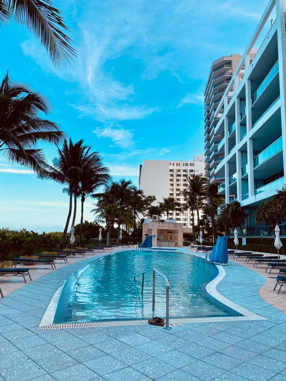 Property building, Swimming pool, Swimming pool, sunbed