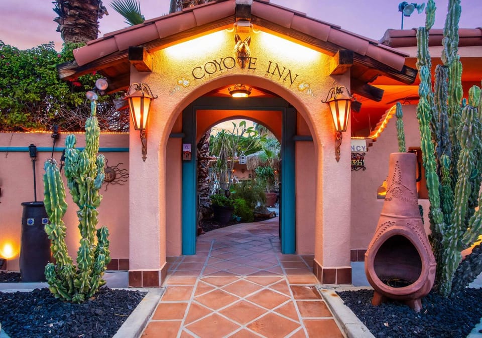 Coyote Inn - 21 and Over - A Town & Desert Boutique Hotel Inn in Palm Springs