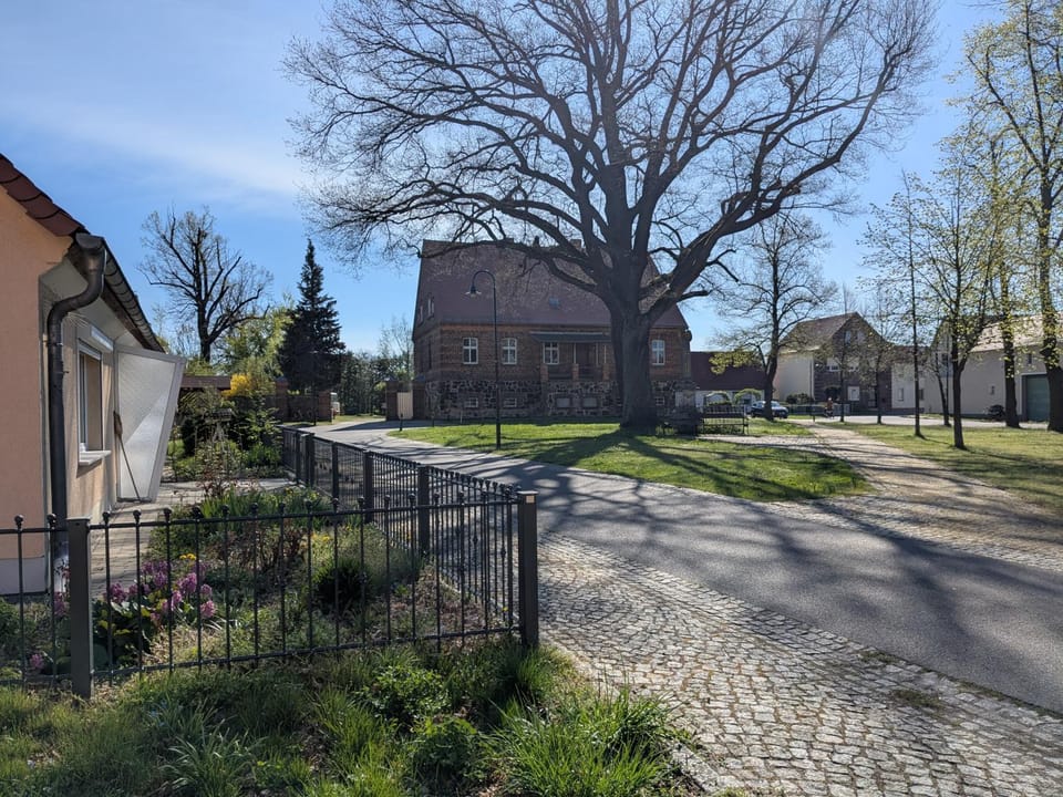 Facade/entrance, Off site, Area and facilities
