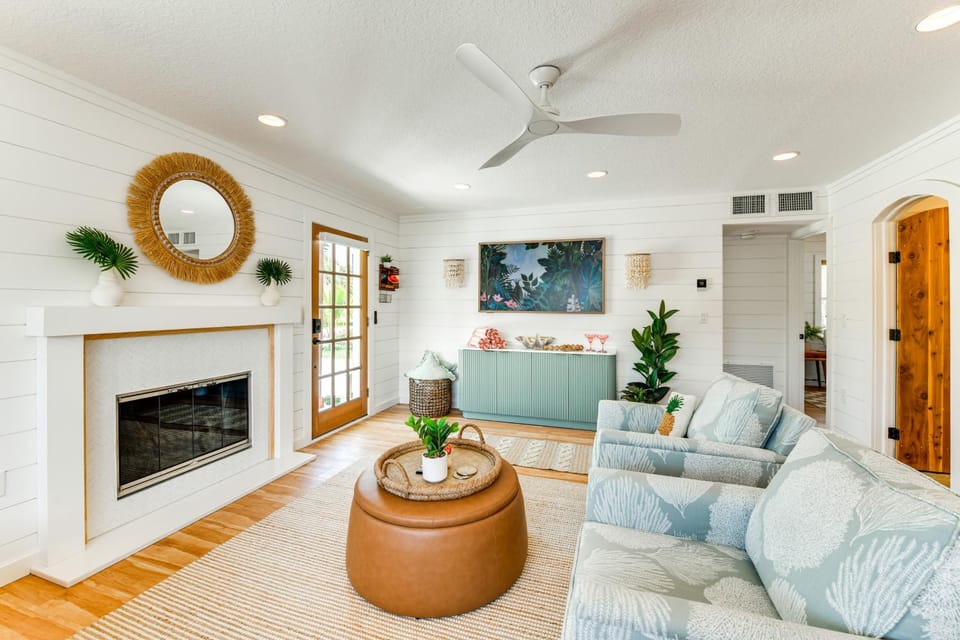 Walk to Gulf: Luxe Luau-Themed Gem in Holmes Beach House in Holmes Beach