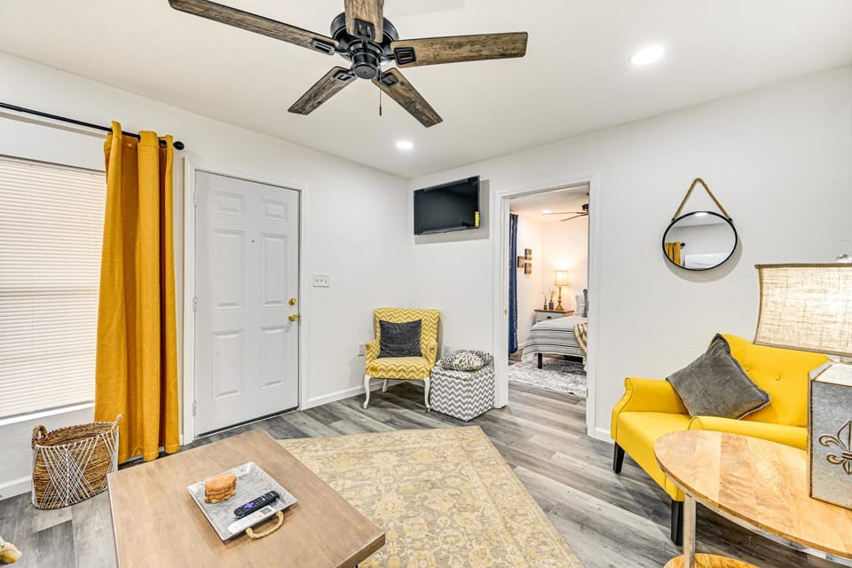 1 Mi to Dtwn Family Home with Porch in Brownwood House in Brownwood