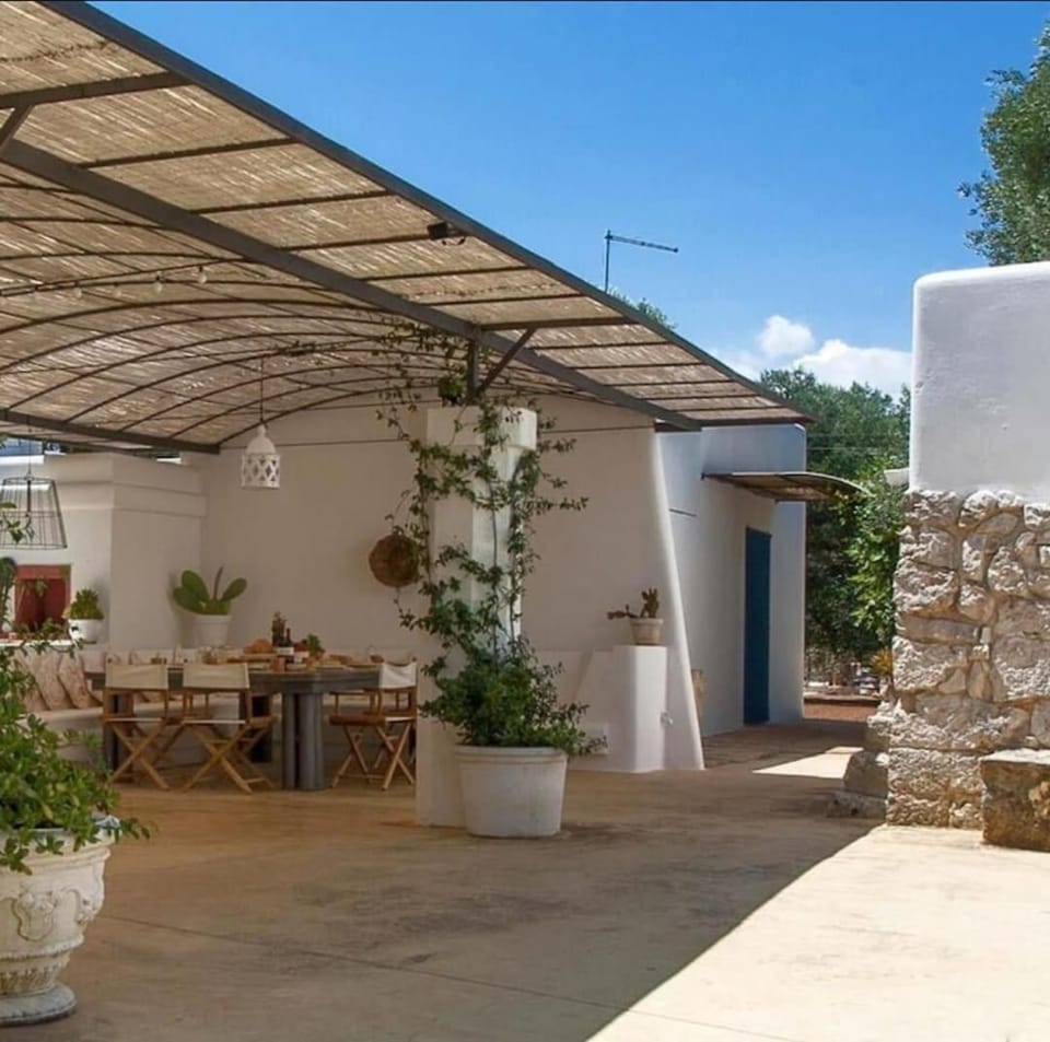 Patio, Dining area