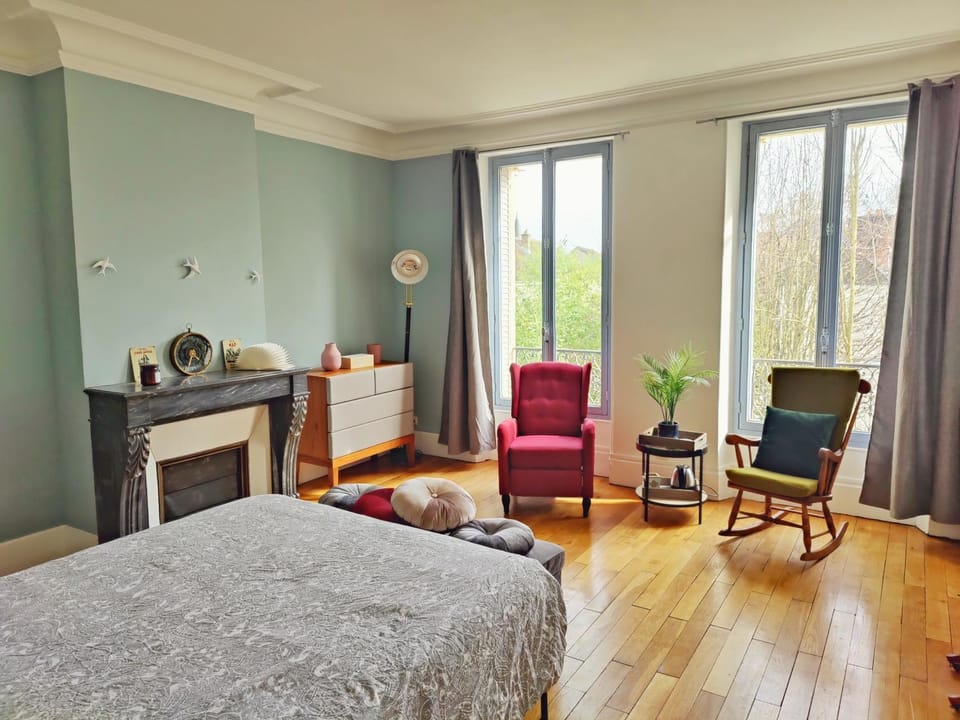 large 5-bedroom 2 floor apartment 200 m2 Apartment in Île-de-France