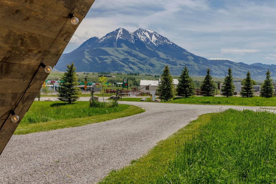 Patio, Text overlay, Location