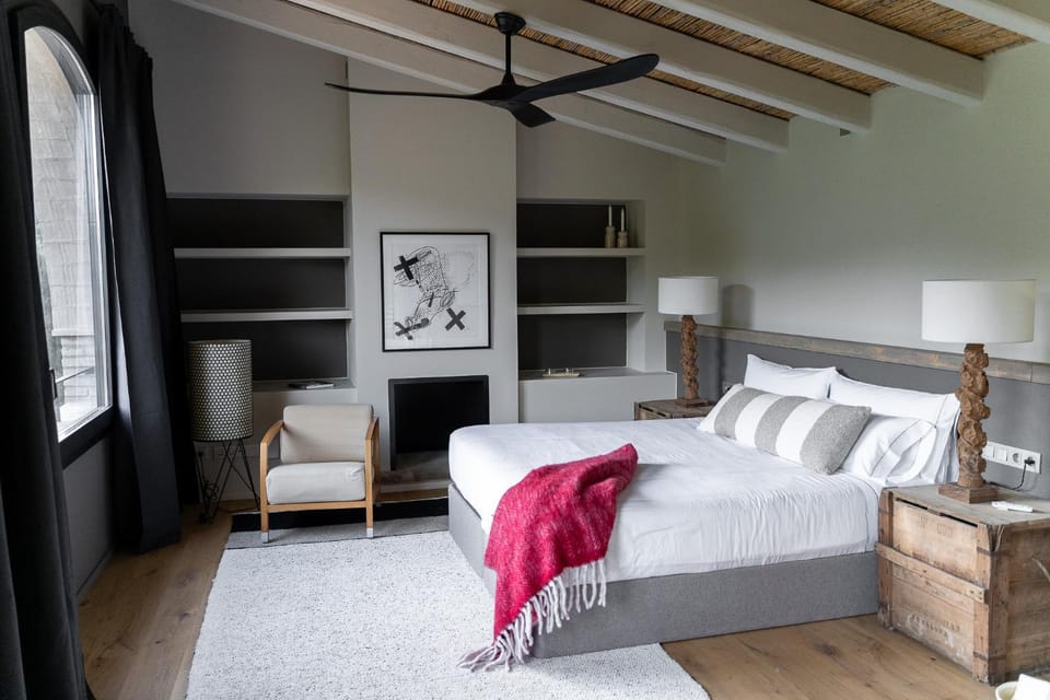 Bed, Photo of the whole room