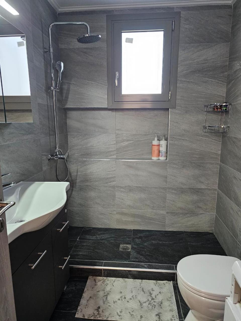 Shower, Toilet, Bathroom