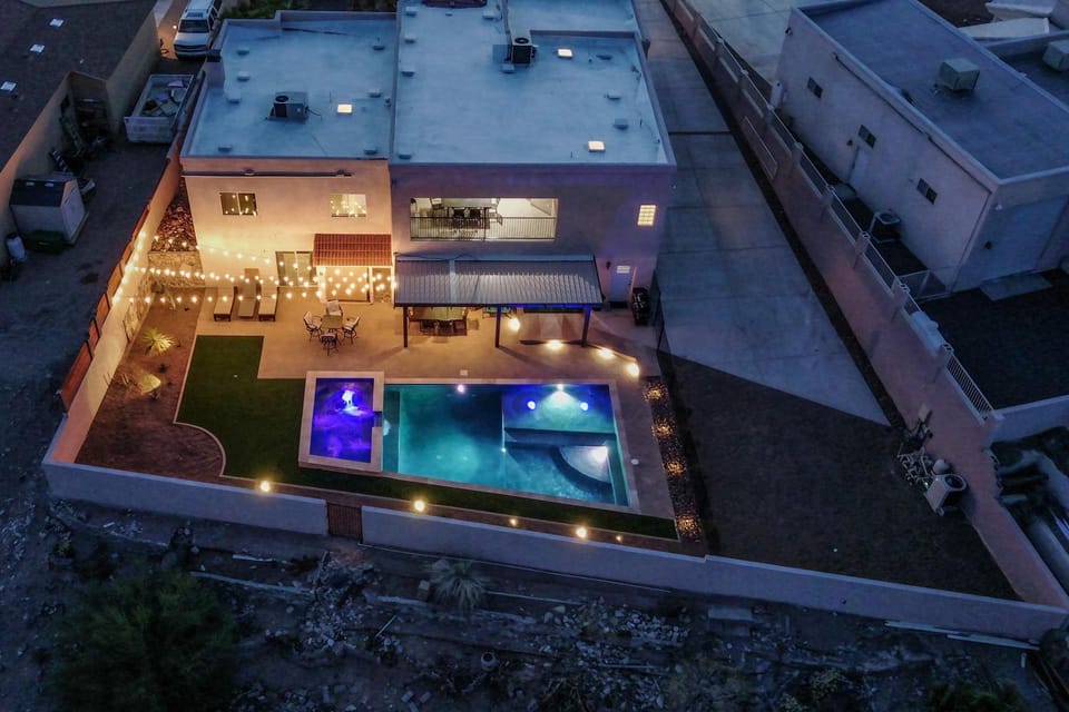 Sunset Oasis 7 Bedroom Family House in Lake Havasu City
