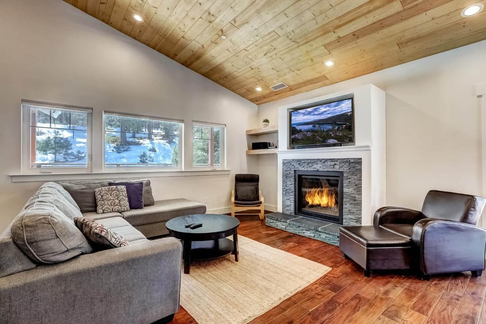 Amachen Cabin - Pet & Family Friendly - woof woof Cabin in South Lake Tahoe