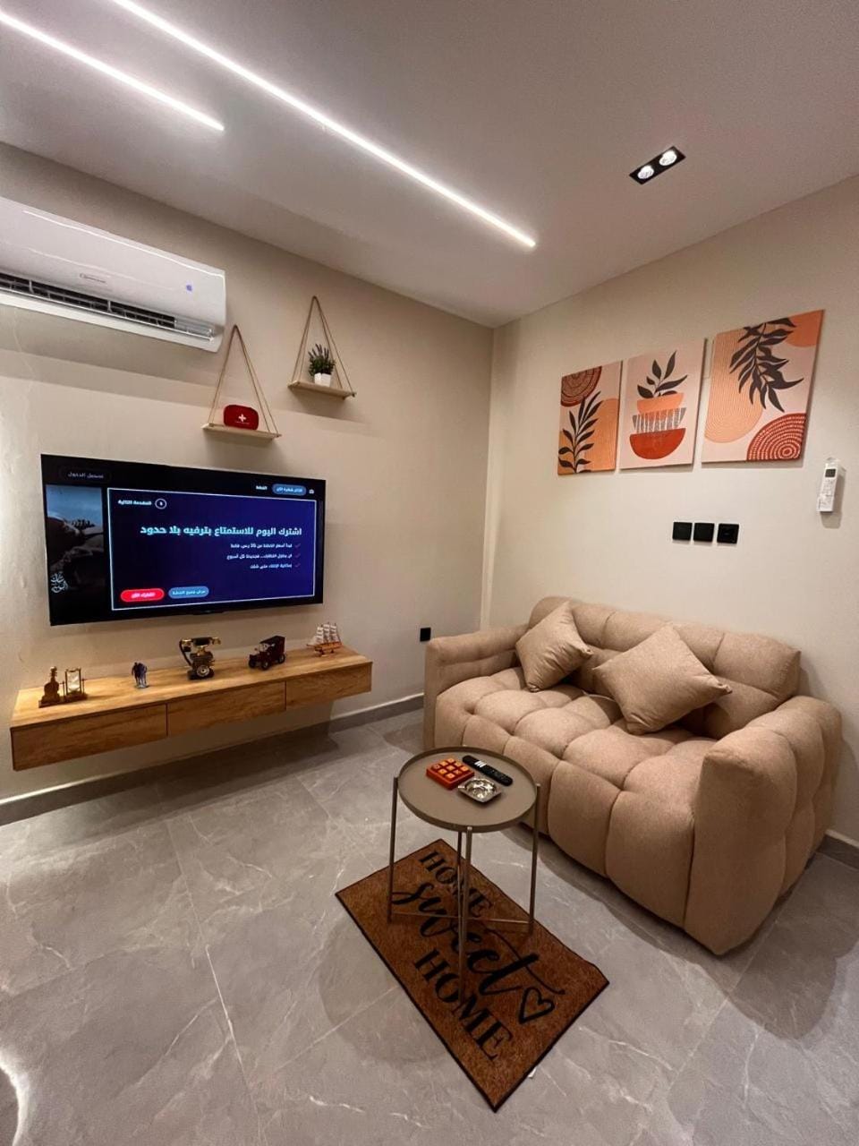 TV and multimedia, Living room, Seating area, Evening entertainment, air conditioner