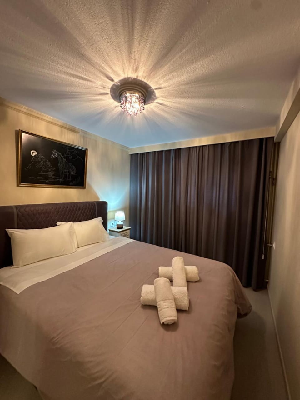 Bed, Bedroom, towels