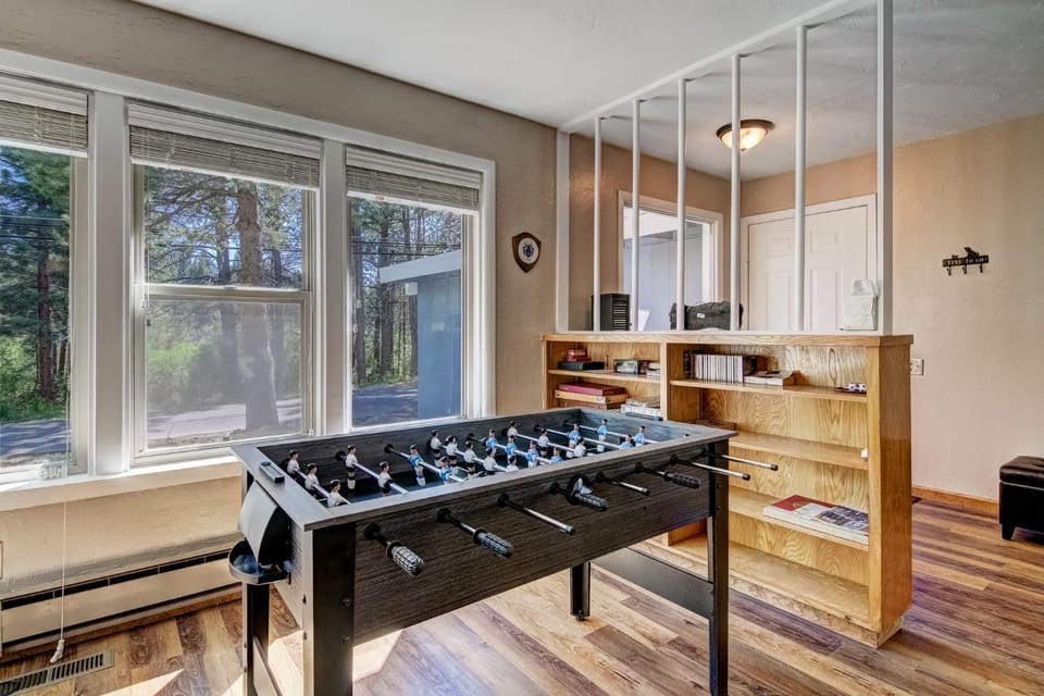 Blue Black Bart - Foosball Near Town & More House in South Lake Tahoe