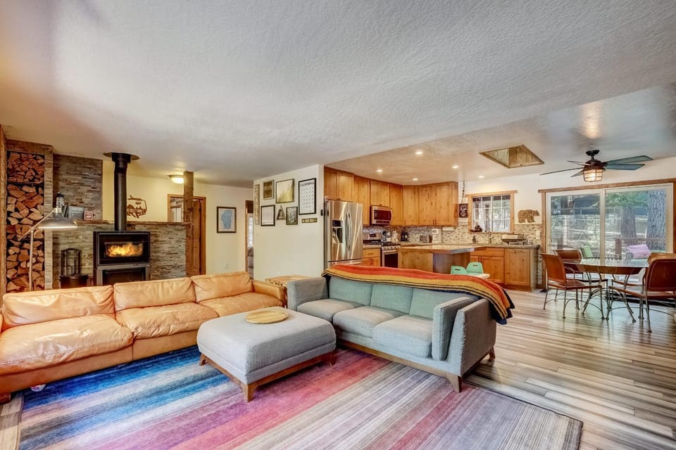 The Blue Lake House - Family fun Abound House in Sierra Nevada