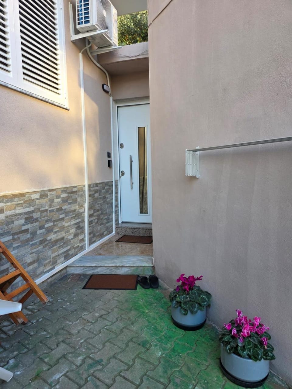 Property building, Day