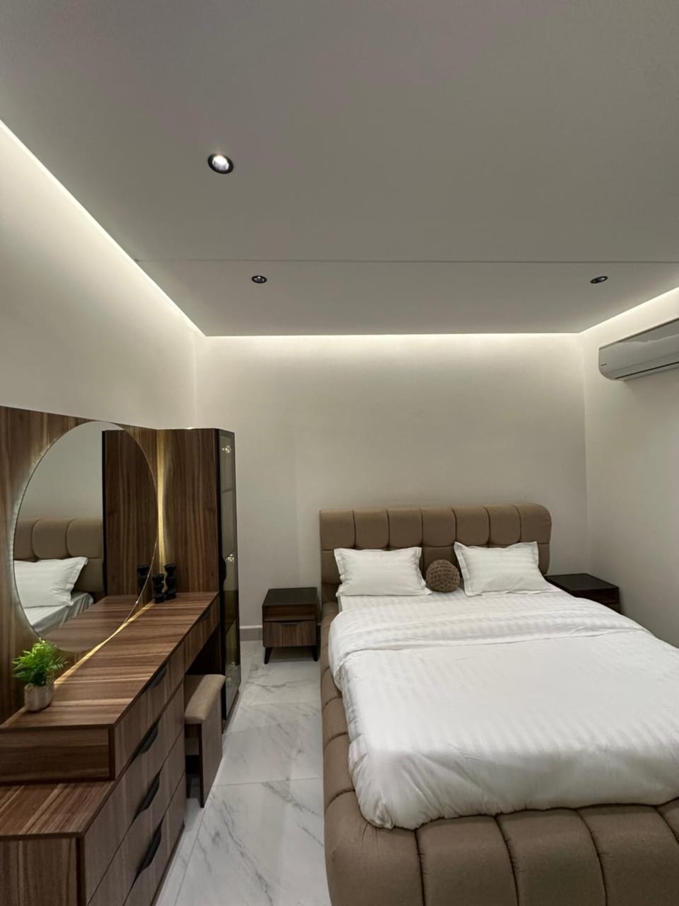 Bed, Photo of the whole room, Bedroom, wardrobe