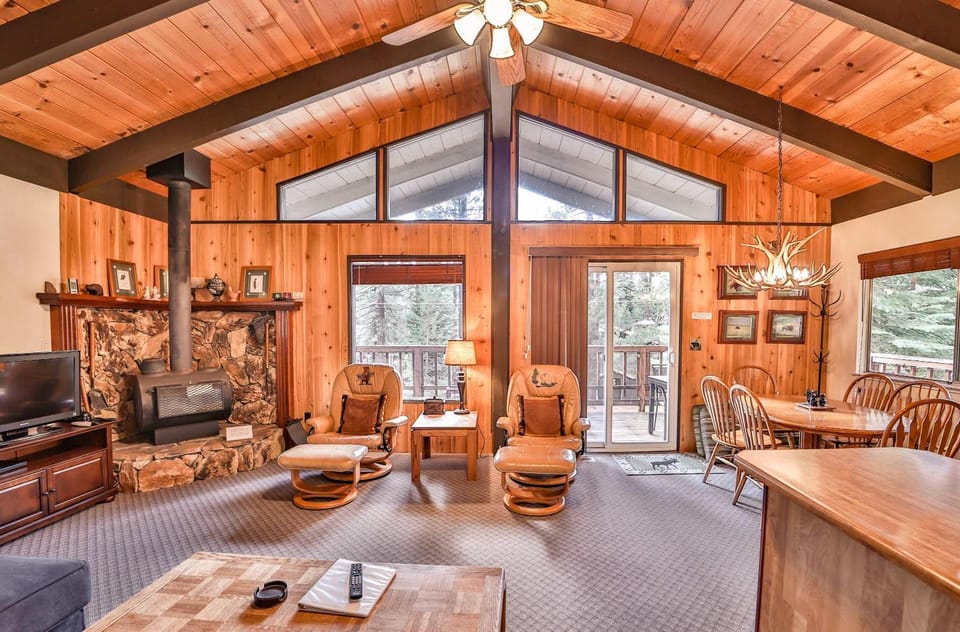 Cherry Hills Cabin - Sleeps 6 No Pets Family Fun Cabin in Sierra Nevada