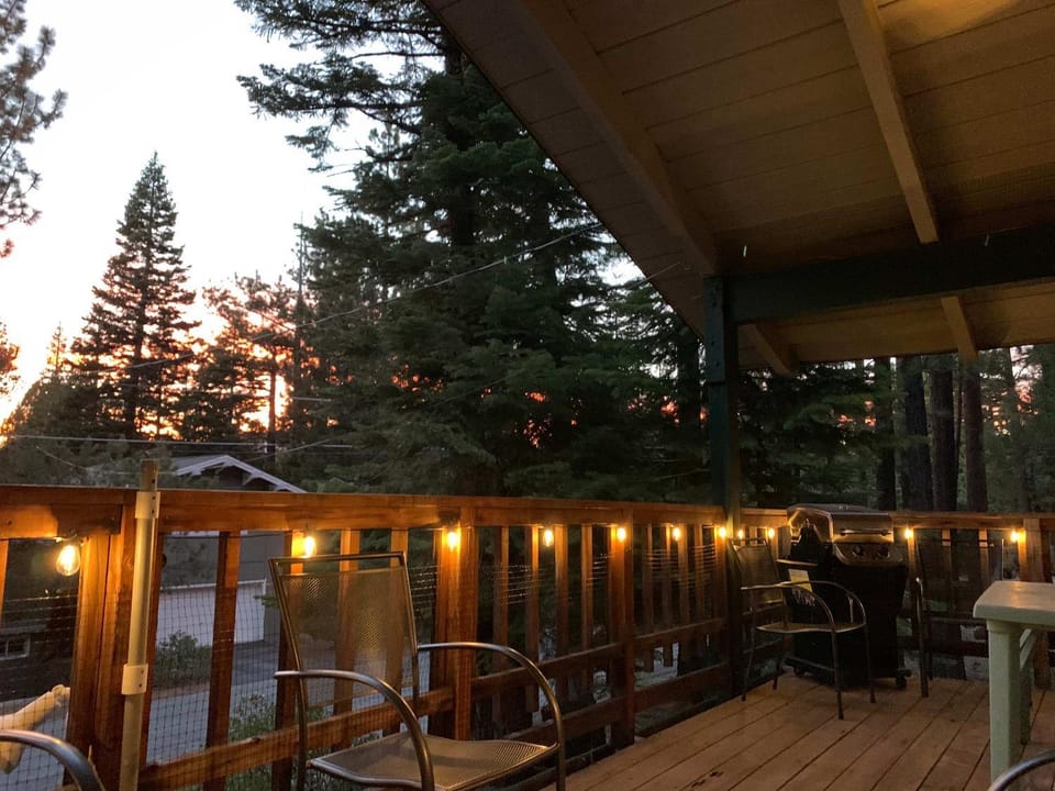 Cherry Hills Cabin - Sleeps 6 No Pets Family Fun Cabin in Sierra Nevada