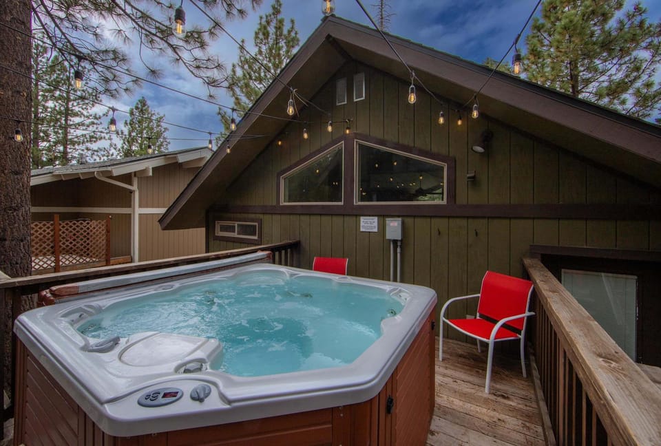 Cold Creek Chalet - Hot tub & Movie Room House in South Lake Tahoe