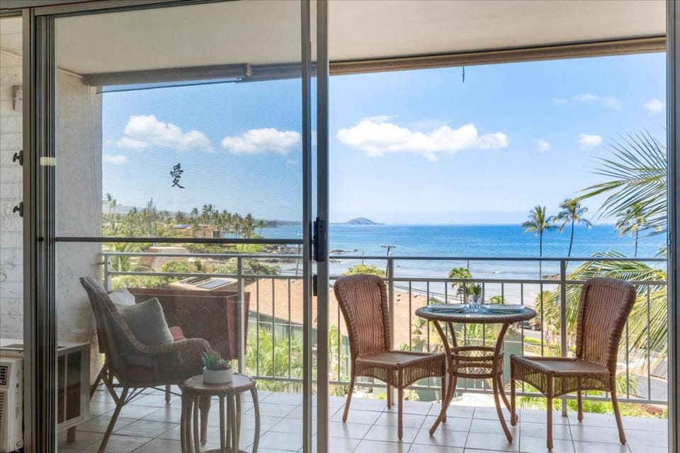 Island Surf 614 by Coldwell Banker Island Vacations Apartment in Kihei