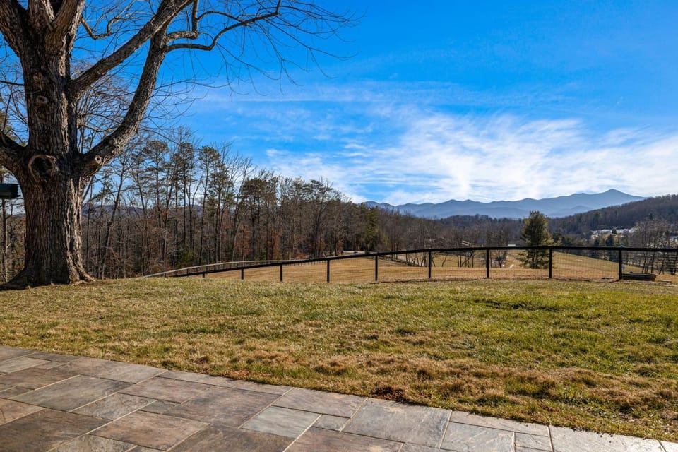 Daisy Farm by Carolina Mornings House in Upper Hominy