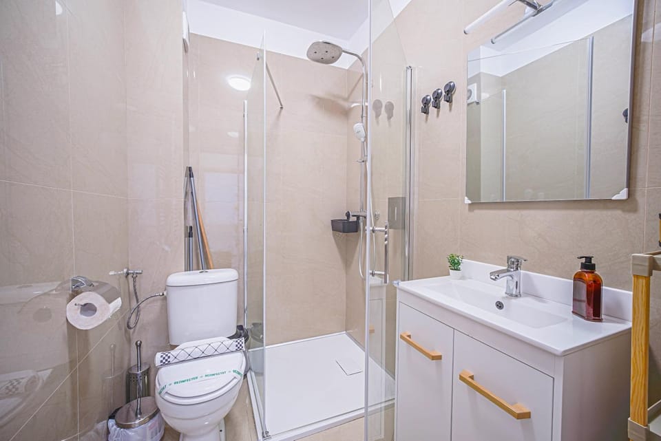 Shower, Bathroom