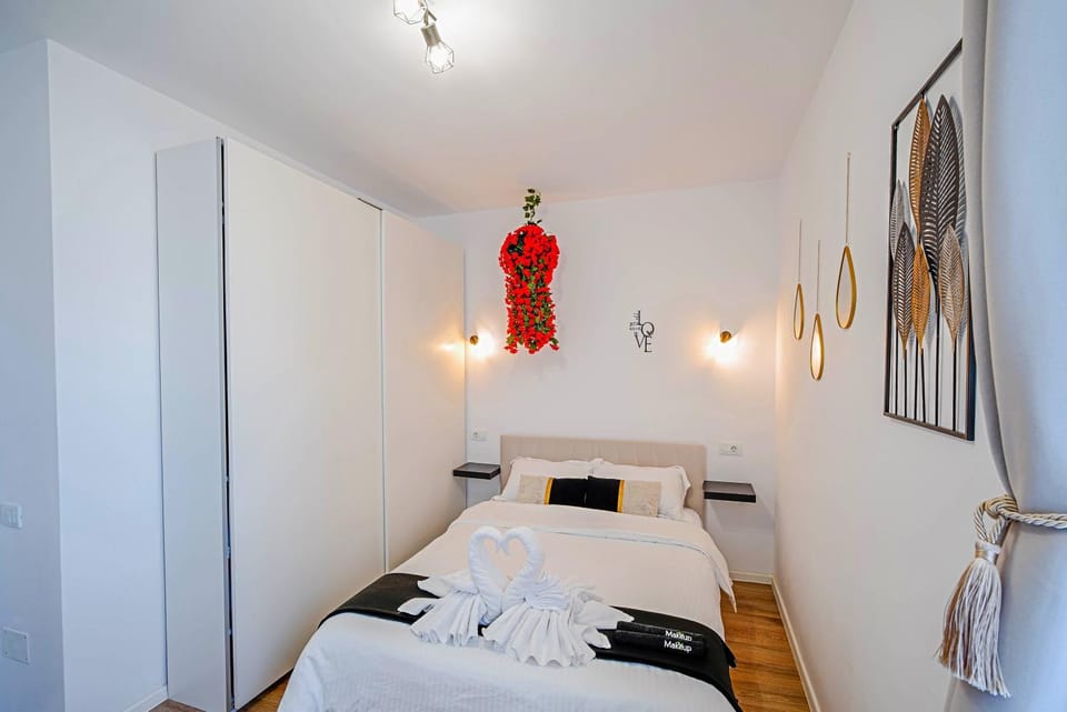 Bed, Bedroom, wardrobe