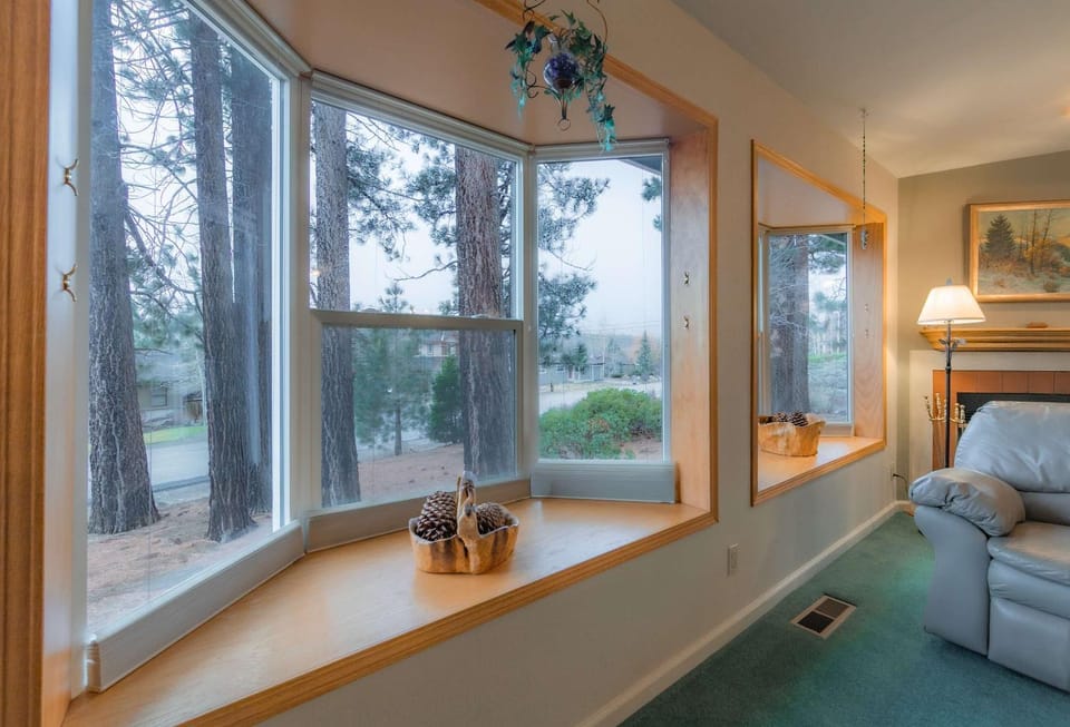 Elk Forest Escape - Economy Family Abode House in Sierra Nevada