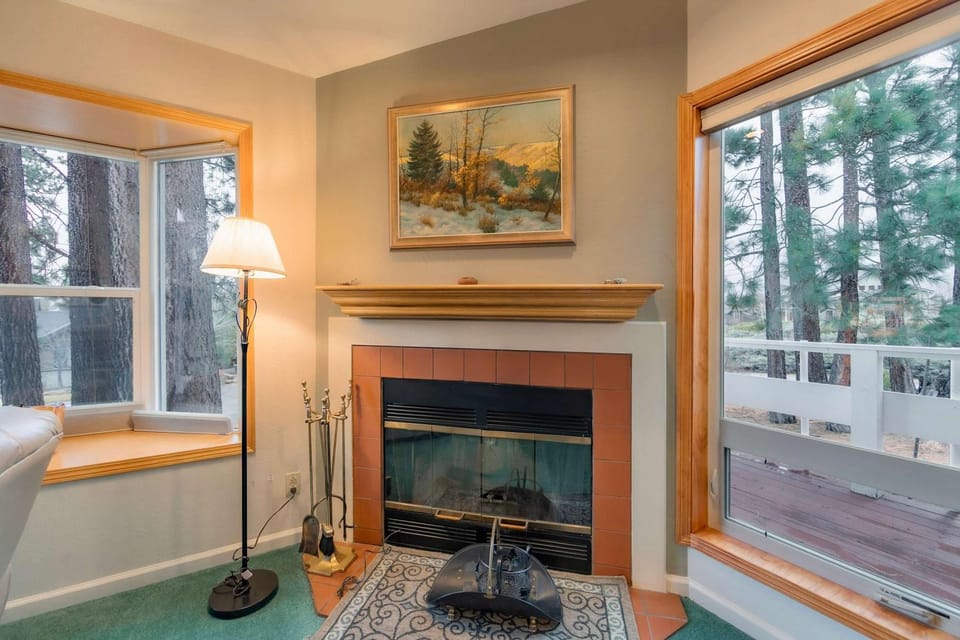 Elk Forest Escape - Economy Family Abode House in Sierra Nevada