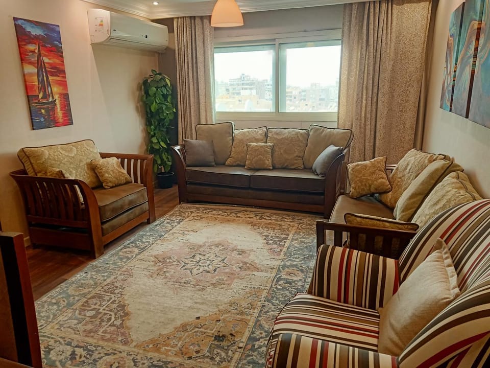 Living room, Seating area