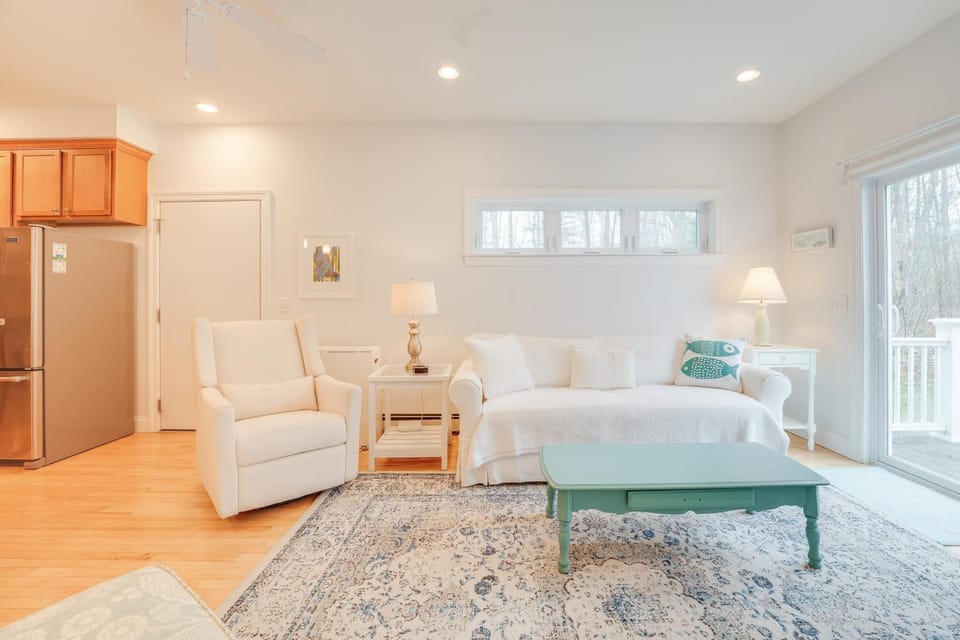 Near Portland Trails: Walkable Apartment w/ Deck House in Falmouth