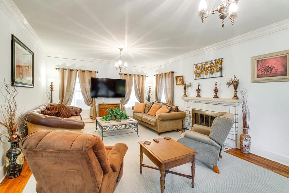 Spacious Home Half-Mi to Oaklawn WFH Friendly! House in Hot Springs