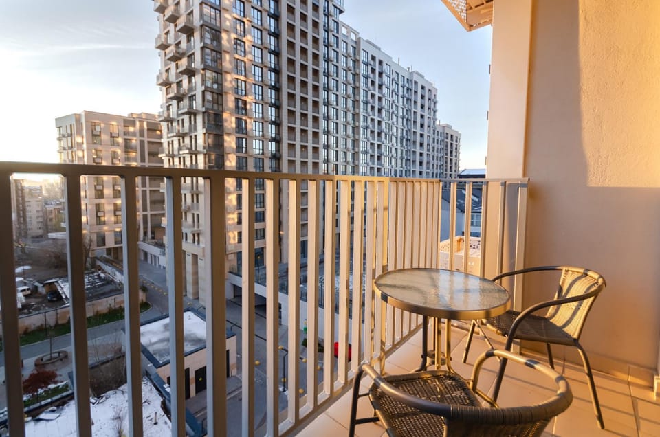 Day, View (from property/room), Balcony/Terrace, Seating area, City view